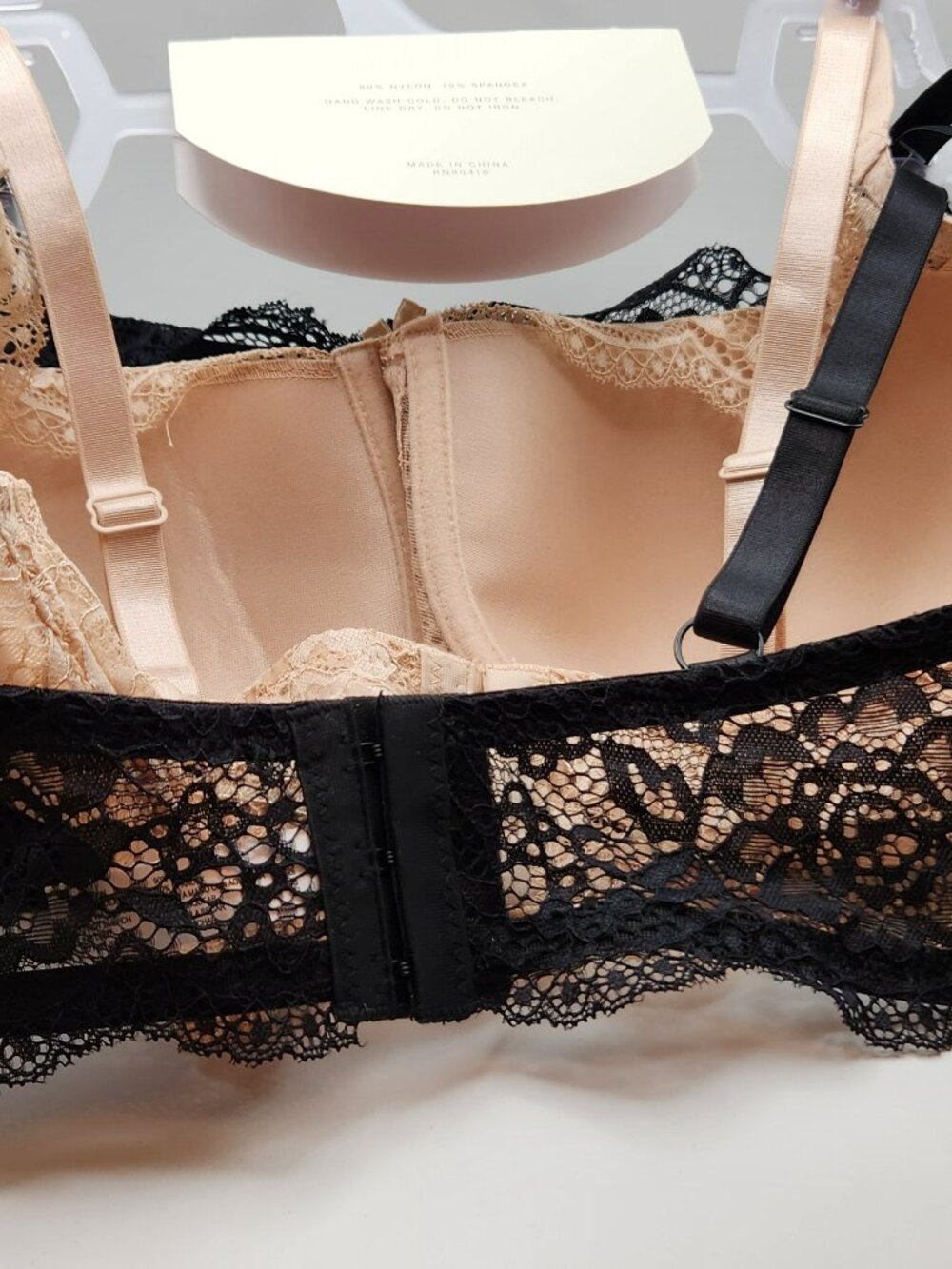 Lot of two Dreamwear bras black & beige lace full cup molded NWT - Picture 3 of 3